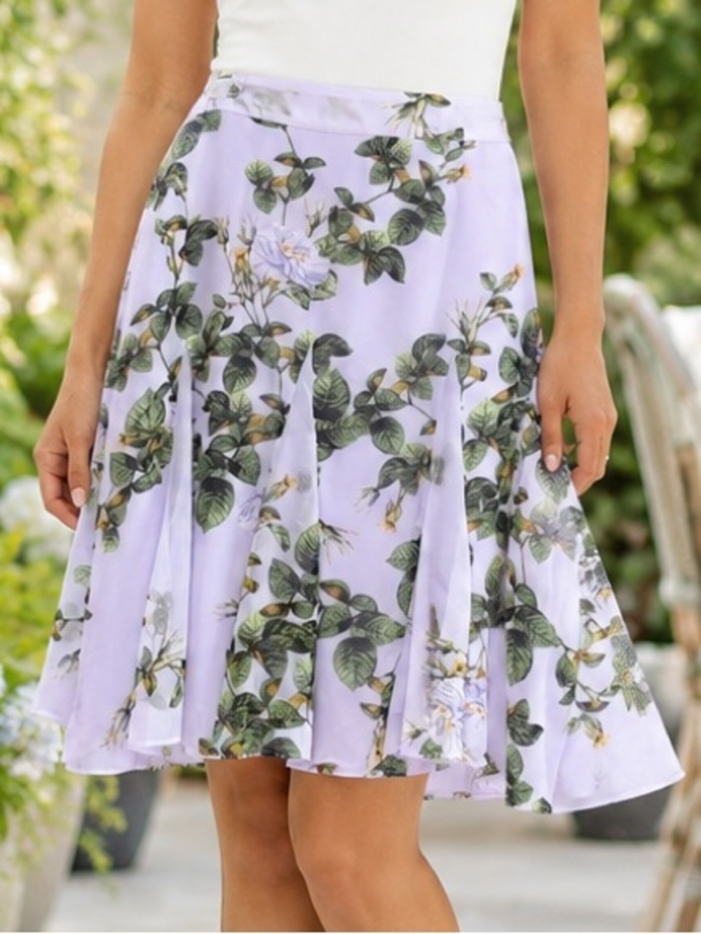 White House Black Market Floral Midi Skirt – Lavender – Size 8